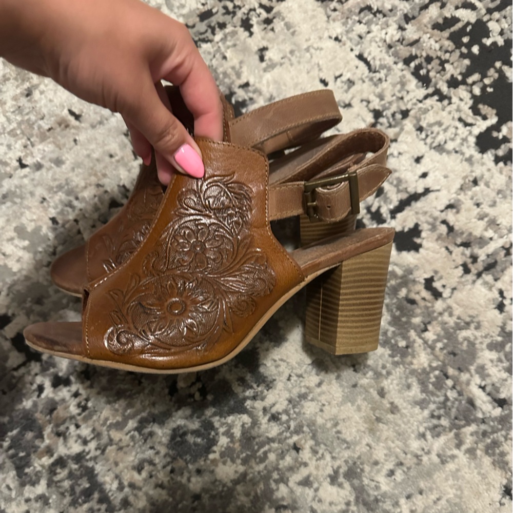 Roper Heels